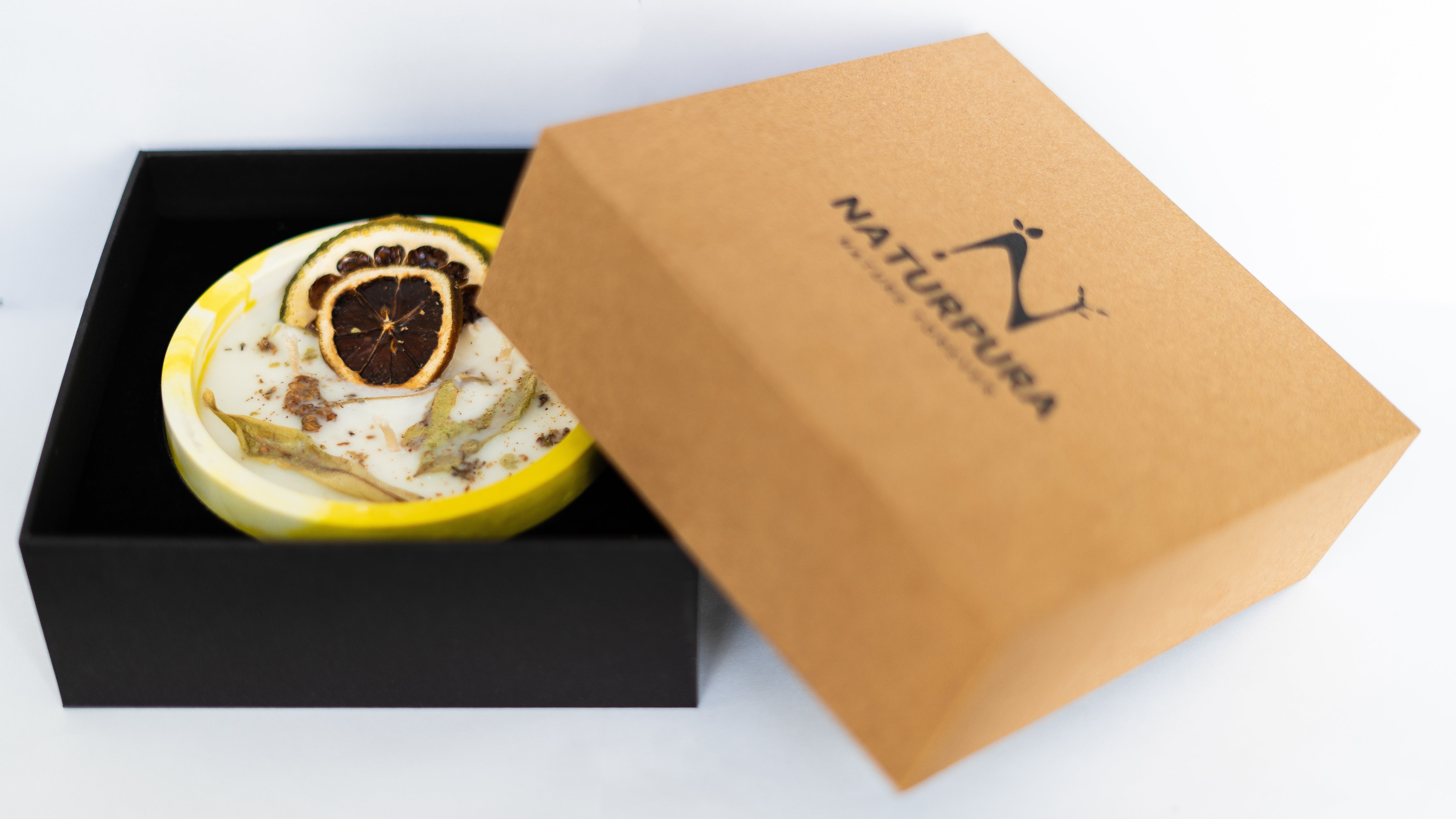 Lemon Natural Soy Candle in Plaster Cup